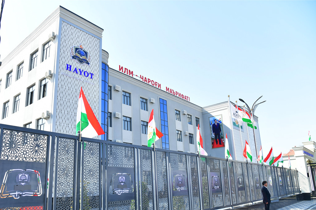 Ифтитоҳи гимназияи хусусии Ҳаёт дар ноҳияи Бобоҷон Ғафуров img