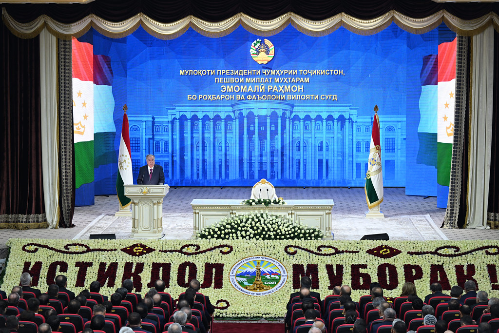 Мулоқот бо роҳбарону фаъолони вилояти Суғд img