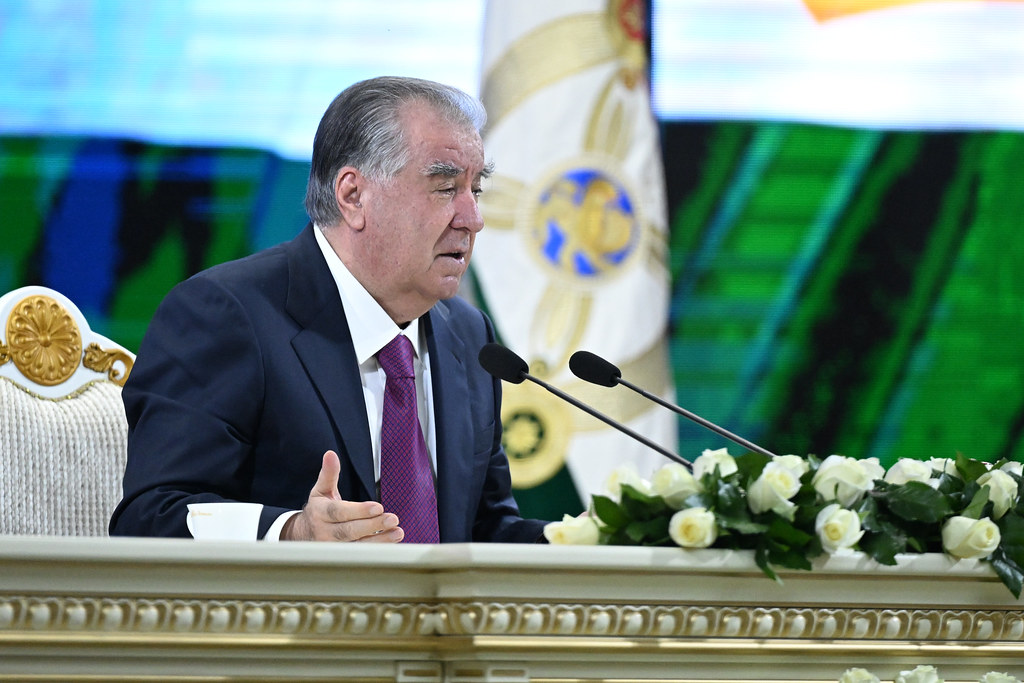 Мулоқот бо роҳбарону фаъолони вилояти Суғд img
