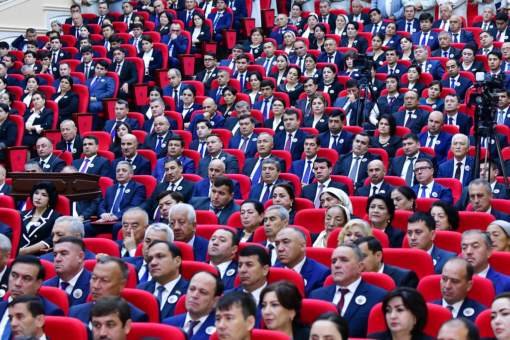 Суханронӣ дар мулоқот бо роҳбарону фаъолони вилояти Суғд ба ифтихори ҷашни 35-солагии истиқлоли давлатии Ҷумҳурии Тоҷикистон img
