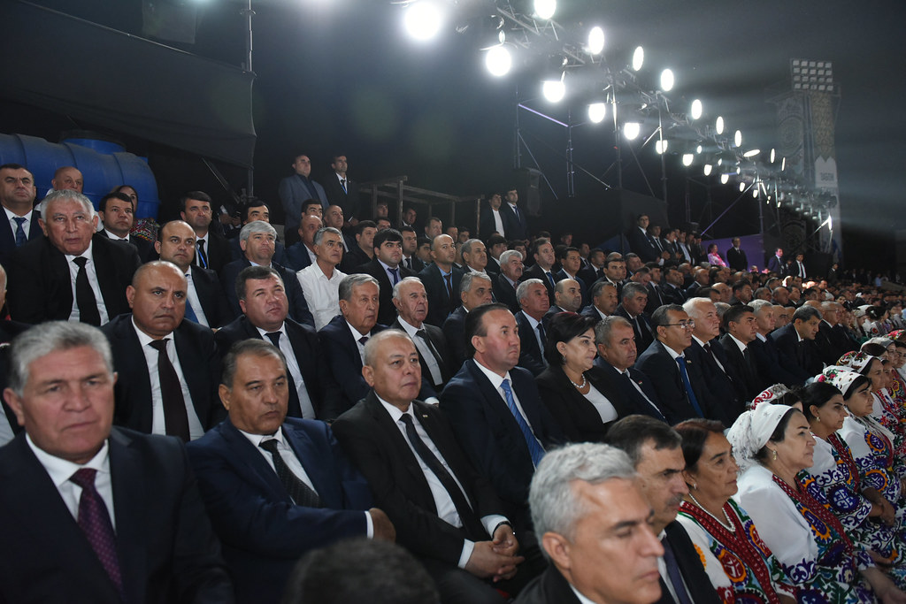 Суханронӣ ба ифтихори ҷашни 35-солагии истиқлоли давлатӣ дар варзишгоҳи шаҳри Кӯлоб img